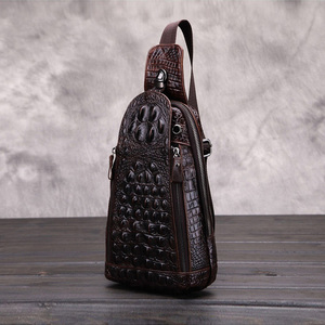 2025 nuova <span class=keywords><strong>borsa</strong></span> da uomo in <span class=keywords><strong>coccodrillo</strong></span> 3D con strato superiore in vera pelle di vacchetta zaino singolo da uomo <span class=keywords><strong>borsa</strong></span> a spalla singola - Product Image 3