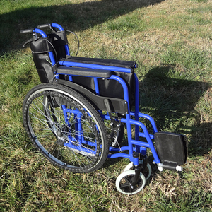 耐久性のある障害者用リクライニング背もたれフローティングビーチ車椅子 - Product Image 1