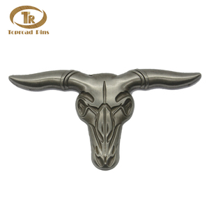 Commercio all'ingrosso di alta qualità promozionale oem disegno duro incisione su ordine lapel pin - Product Image 4
