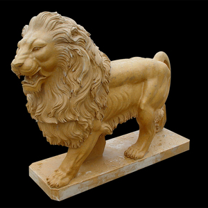 Vida antiguo escultura de caminando rugiente amarillo León de mármol - Product Image 1