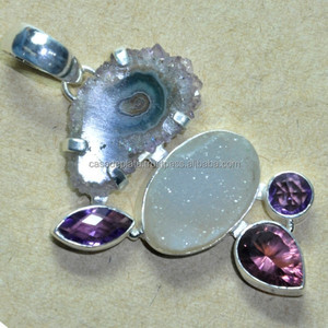 Tranche de Geode de pendentif en druse blanche, améthyste, pierre précieuse, Unique et tendance, pendentif indien, collection 925 - Product Image 1