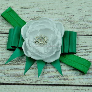 Flores blancas con rhinestones venda elástico del bebé del Día de <span class=keywords><strong>San</strong></span> <span class=keywords><strong>Patricio</strong></span> - Product Image 1