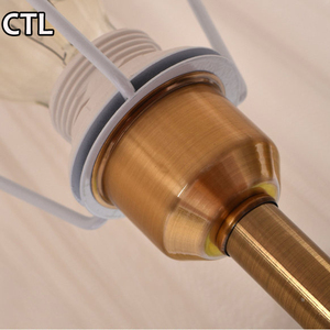 Lampada <span class=keywords><strong>da</strong></span> <span class=keywords><strong>Tavolo</strong></span> Classica in Metallo Dorato per Soggiorno e Camera <span class=keywords><strong>da</strong></span> Letto, Moderna ed Elegante Lampada <span class=keywords><strong>da</strong></span> <span class=keywords><strong>Tavolo</strong></span> in Cristallo con Paralume in Tessuto per la Casa - Product Image 5