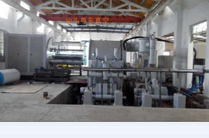 آلة التفريغ المعدني باللف، معدات التفريغ للورق الهولوغرافي وملصقات الفويل الساخن من شركة يودونغ ميتاليزر المحدودة. - Product Image 4