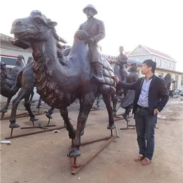 Estatua de Metal de gran tamaño, escultura de bronce de pie de camello, animal de latón para la venta