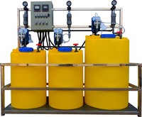 Réservoir d'eau en plastique Réservoir de dosage de produits chimiques de 100 litres avec pompe doseuse