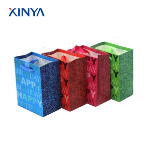 <span class=keywords><strong>Simple</strong></span> style <span class=keywords><strong>pas</strong></span> <span class=keywords><strong>cher</strong></span> heureux d'anniversaire slogan imprimé papier cadeau sac d'emballage - Product Image 1