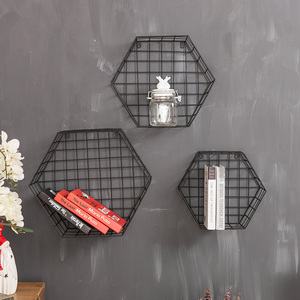 Haute qualité prix bas <span class=keywords><strong>lot</strong></span> <span class=keywords><strong>de</strong></span> <span class=keywords><strong>3</strong></span> noir fixé au mur en métal fil étagère murale hexagonale en ventes - Product Image 1