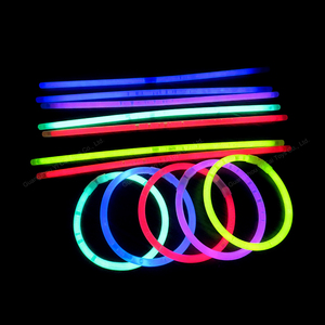 Großhandel <span class=keywords><strong>100</strong></span> Pcs <span class=keywords><strong>Glow</strong></span> <span class=keywords><strong>Sticks</strong></span> Party Fluoreszenz Licht leuchtende Armbänder Halsketten Neon für Hochzeit Weihnachts feier Dekoration - Product Image 3