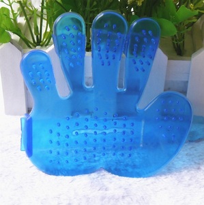 Pet Cat Dog <span class=keywords><strong>toelettatura</strong></span> animale materiale PVC morbido trasparente cinque dita massaggiante pettine con cintura di fissaggio - Product Image 1