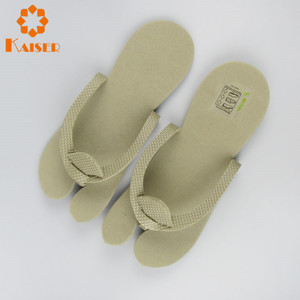 Chaussons jetables en mousse colorés pour pédicure en salon - Product Image 6
