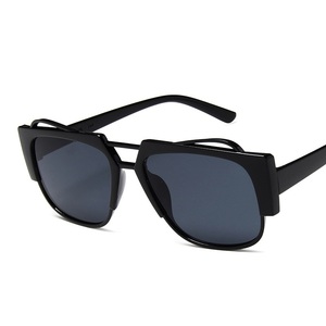 <span class=keywords><strong>Gafas</strong></span> <span class=keywords><strong>de</strong></span> <span class=keywords><strong>Sol</strong></span> <span class=keywords><strong>de</strong></span> Moda para <span class=keywords><strong>Mujer</strong></span> 2022, Montura <span class=keywords><strong>de</strong></span> Corazón Extra Grande, Logotipo Personalizado, Compra al por Mayor OEM, Lentes Ópticas Degradadas, Montura <span class=keywords><strong>de</strong></span> PC, Lentes Acrílicas - Product Image 2