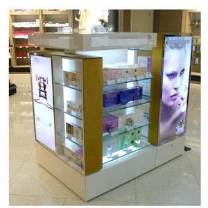 LUX Tienda minorista personalizada Estante de vidrio Pintura Estante cosmético Venta, Vitrina de perfume de alta calidad para boutique - Product Image 5