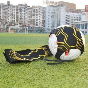 Entraîneur <span class=keywords><strong>de</strong></span> football solo Star-Kick Hands Free-<span class=keywords><strong>Ceinture</strong></span> d'entraînement <span class=keywords><strong>de</strong></span> football solo <span class=keywords><strong>pour</strong></span> les tailles <span class=keywords><strong>de</strong></span> balle 3, 4 et 5 - Product Image 2