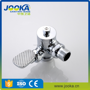 Válvulas de latón de alta calidad manual de pedal en pared <span class=keywords><strong>inodoro</strong></span> - Product Image 1