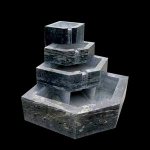 Tallado color mármol pequeña cabeza de león Mesa cascada - Product Image 3