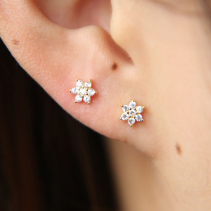 100% 925 argento Sterling molto Mini minuscolo 5mm Cz fiore trasparente Cz delicato Mini fiore orecchino - Product Image 3