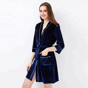 Robe de chambre rétro en velours soyeux pour femme, col en V, manches courtes, couleur unie, pour l'été et l'automne, taille XL, vêtement de nuit - Product Image 5