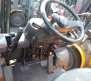 Chariot élévateur Komatsu FD30 d'occasion de haute qualité à vendre - Product Image 5