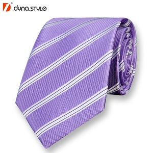 Corbata de Poliéster Rosa Clásica y Elegante para Hombre, Fabricada en China - Product Image 4