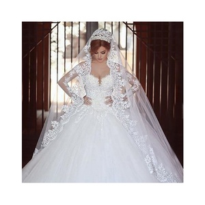 Abiti da Sposa di Lusso Cinesi con Maniche Lunghe e Spalle Scoperte Stile Principessa - Product Image 4