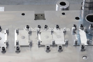 SBD Metal Estampado Batería Terminal Molde OEM Fabricante - Product Image 5