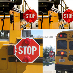 La escuela de tráfico autobús led stop señal intermitente