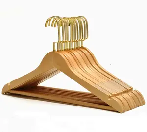 Bán Buôn Sang Trọng Tự Nhiên Walnut Dưới Tiết Kiệm Không Gian Poly Gỗ Coat Hanger Đứng Kim Loại Quần Tắm Móc Áo