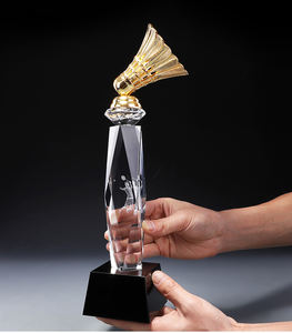 काले कांच आधार के साथ अद्वितीय गोल्डन बैडमिंटन क्रिस्टल पुरस्कार ट्रॉफी - Product Image 1