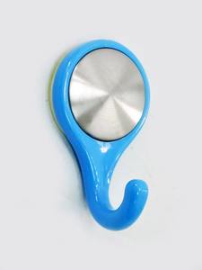 Gancho adhesivo único para exteriores verde con cinta de plástico para uso en ropa - Product Image 6