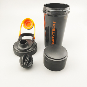 Bouteille en plastique, shaker classique, parfait pour les shakes protéinés et les pré-entraînements, avec un compartiment à pilules, boule mélangeuse, logo personnalisé - Product Image 4