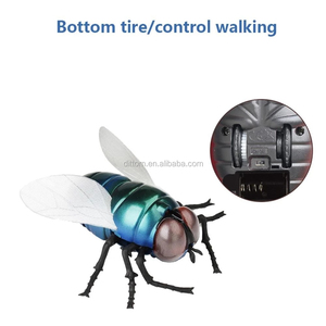 Jouets d'insectes volants géants réalistes à télécommande, insectes robotiques à télécommande, jouets d'<span class=keywords><strong>animaux</strong></span> avec des yeux lumineux - Product Image 4