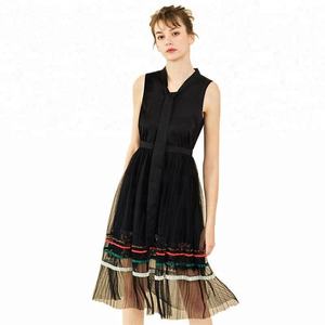 Verano de 2019 nuevo diseño de moda tejido de malla con cuello en V plisado sin mangas negro vestido para damas - Product Image 1