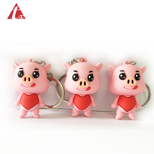dibujos animados de plástico de juguete de silicona suave de pvc 3D cerdo jersey llavero morir corte de goma muñeca llavero - Product Image 4