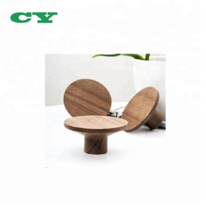 עיצוב קיר בעבודת יד ווי קיר אגוז עץ מושלם לתליית מעילים, תיקים כובעים - Product Image 3