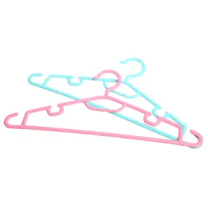 Multicolor plastic kleerhanger voor dagelijks gebruikt voor natte kleren