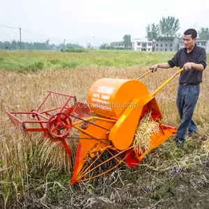 Récolte de riz à poussée manuelle et batteuse