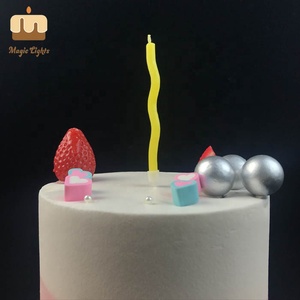 Precio barato <span class=keywords><strong>de</strong></span> fábrica diseño personalizado colorido Zig Zag cumpleaños fiesta pastel <span class=keywords><strong>velas</strong></span> al <span class=keywords><strong>por</strong></span> <span class=keywords><strong>mayor</strong></span> - Product Image 4
