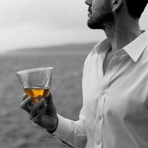 AIHPO06 <span class=keywords><strong>Cocktail</strong></span> vente en gros, Design Unique personnalisé, fond lourd en cristal, <span class=keywords><strong>verre</strong></span> à whisky, <span class=keywords><strong>Triangle</strong></span>, 300ml - Product Image 4