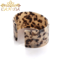 2023 Offre Spéciale forme ovale large longueur marron noir/blanc noir couleur main bracelet en acétate de tortue décoratif