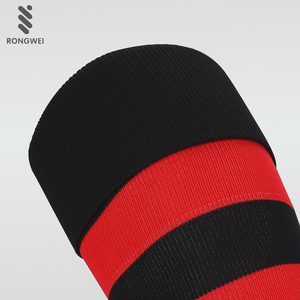 Elite Sport Custom Logo <span class=keywords><strong>calze</strong></span> traspirante Anti-Slip Spandex <span class=keywords><strong>per</strong></span> il <span class=keywords><strong>calcio</strong></span> che corre alta alla caviglia modello di lettera ODM quotidiano <span class=keywords><strong>per</strong></span> la primavera - Product Image 5