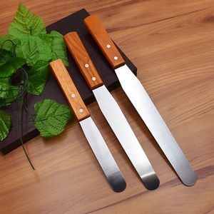 <span class=keywords><strong>Set</strong></span> <span class=keywords><strong>di</strong></span> Spatole in Acciaio Inox da 5,5, 8 e 10 Pollici con Manico in Legno, Strumenti Ecologici per Decorazione Torte, <span class=keywords><strong>Pasticceria</strong></span> e Glassatura - Product Image 6