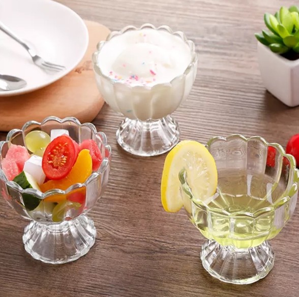 Tasteful Glass Dessert Cup Clear Ice Cream Glass Cup Lotus Shaped Glass Ice Cream Cup