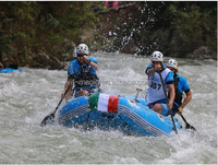 Nouveau modèle de bateau de rafting en PVC gonflable pour eaux vives avec système d'auto-vidange