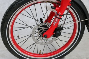 <span class=keywords><strong>Vélo</strong></span> électrique <span class=keywords><strong>pliant</strong></span> de <span class=keywords><strong>20</strong></span> <span class=keywords><strong>pouces</strong></span> avec moteur de moyeu arrière sans balais 500W 8fun, modèle THP-052S à 7 vitesses et batterie au lithium - Product Image 2