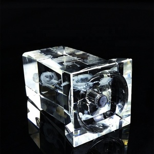 Cadeaux romantiques de la Saint-Valentin Photos gravées au laser <span class=keywords><strong>3D</strong></span> <span class=keywords><strong>Cube</strong></span> de cristal de fleur de rose pour cadeaux d'invités - Product Image 6