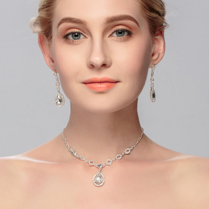 Classique Cristal De Mariée Parures Choker Collier Boucles D'oreilles Ensembles De Mariage Bijoux En Argent pour Femmes - Product Image 3