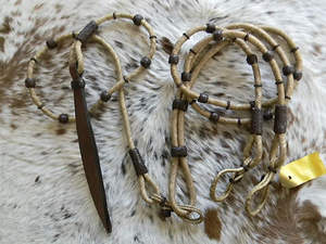 สายบังเหียนหนังแท้คุณภาพสูง ยี่ห้อ Rommell Reins  จับกระชับมือ ทำจากหนังแท้ 100% งานแฮนด์เมด ทนทาน ใช้งานได้ยาวนาน เหมาะสำหรับฝึกม้า  รับสั่งทำพิเศษ - Product Image 2