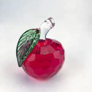 10個送料無料/ロット60ミリメートル赤色New Year Christmas Tree Hanging CutクリスタルGlass Apple Ornaments装飾ガラスApple