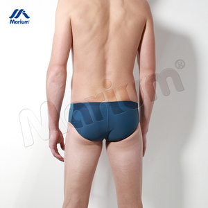 ชุดว่ายน้ำผู้ชายแบบชิ้นเดียว คุณภาพสูง แฟชั่นลำลอง สำหรับเล่นกีฬา แห้งเร็ว ระบายอากาศดี สีพื้น ป้องกันรังสียูวี - Product Image 6